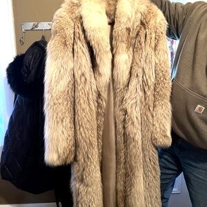 Luxurious Fur Coat in Cream